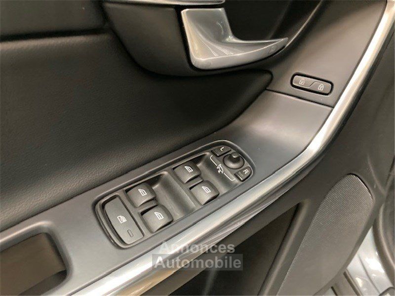 Annonce Volvo xc60 (2) d5 220 awd summum geartronic 6 2016 DIESEL occasion  - Labege - Haute-Garonne 31