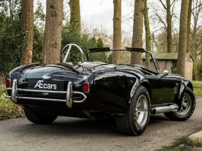 AC Cobra SUPERFORMANCE III 427 700 HP V8 4 SPEED  - 2