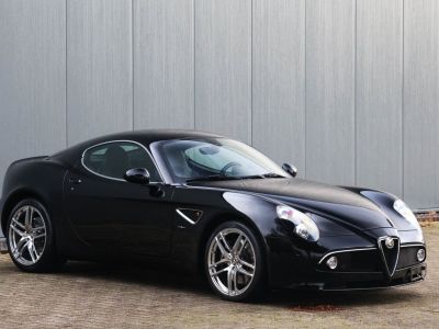 Alfa Romeo 8C Competizione 4.7-liter V8 engine 450 HP  - 18