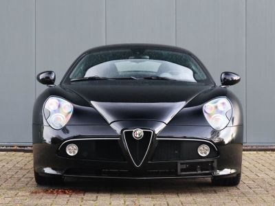 Alfa Romeo 8C Competizione 4.7-liter V8 engine 450 HP  - 20