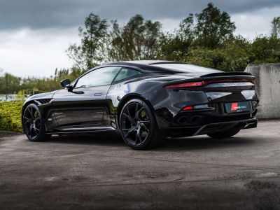 Aston Martin DBS Superleggera Onyx Black Carbon 360°  - 11