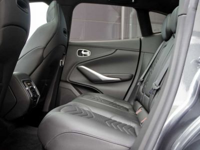 Aston Martin DBX V8 Paint to sample Cooling Seats Pano  - 13