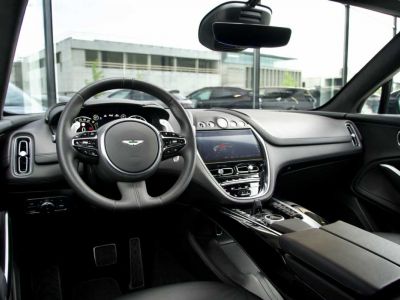 Aston Martin DBX V8 Paint to sample Cooling Seats Pano  - 32