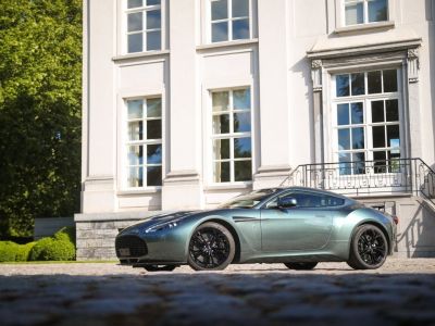 Aston Martin V12 Vantage  - 5