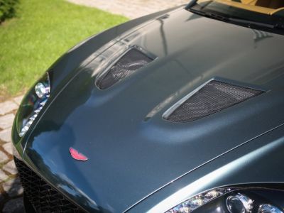 Aston Martin V12 Vantage  - 13