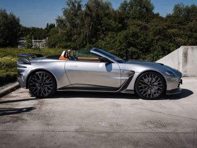 Aston Martin Vantage V12 Roadster 1 of 249 Aluminite Silver  - 12