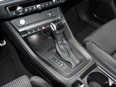 Audi Q3 S-Line 35 TFSI 150 S-Tronic 7 GPS Virtual Drive Hayon Pre Sense JA 19 - <small></small> 34.990 € <small>TTC</small> - #10