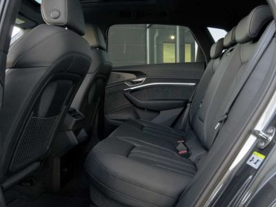Audi Q8 e-tron 55 S-line Sportseats 21' Pano B&0  - 12
