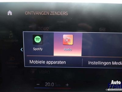 BMW i4 40 M-SPORT TREKHK CAM HUD 19 NAVI PRO  - 31