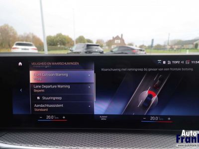 BMW i4 40 M-SPORT TREKHK CAM HUD 19 NAVI PRO  - 35