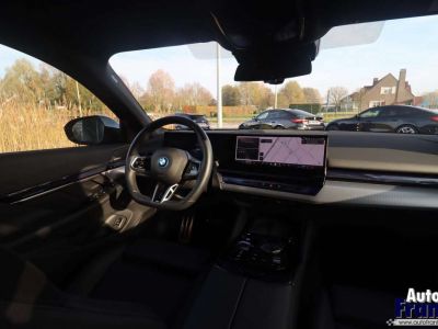 BMW i5 40 M-SPORT TREKHK H&K CAM STUURVRW 19  - 26