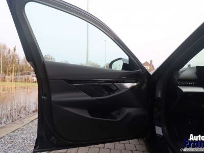 BMW i5 BREAK 40 M-SPORT PANO 360CAM TRKHK H&K  - 22