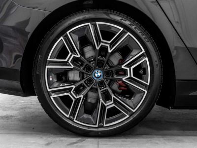 BMW i5 eDrive40 M Sport Pano ACC Trekhaak Shadow Harman  - 50