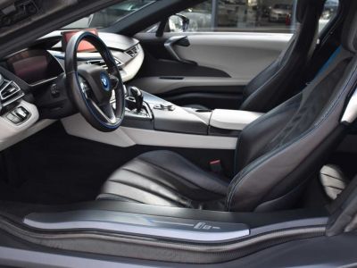 BMW i8 Coupé HUD Harman Kardon LED  - 12