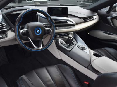 BMW i8 Coupé HUD Harman Kardon LED  - 13