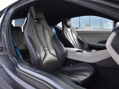 BMW i8 Coupé HUD Harman Kardon LED  - 18