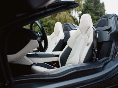 BMW i8 Roadster Vat refundable-Like new  - 9