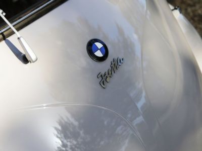 BMW Isetta 247cc 1 cylinder engine producing 12 bhp  - 5