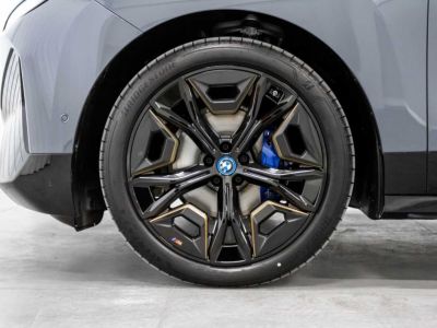 BMW iX xDrive40 Sport Pack Trekh SkyLounge Laser Massage  - 47