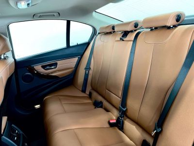 BMW Série 3 320 d Luxury Line Steptronic toit-ouvrant cuir gps-pro  - 14