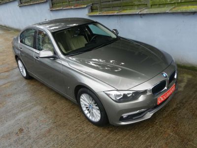 BMW Série 3 330 330eA IPerformance Plug-In Hybrid Luxury Line  - 9