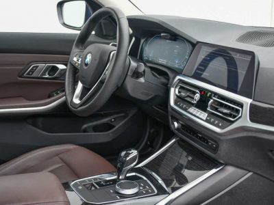 BMW Série 3 330 Saloon e - HEAD-UP - CAMERA - LANE ASSIST - LED - LEDER -  - 16