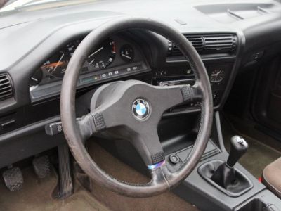 BMW Série 3 E30 318i Baur  - 26