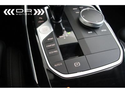 BMW Série 3 Touring  318 dA ADVANTAGE - LED NAVI COMFORT ACCES DAB -27.341km!!!  - 32