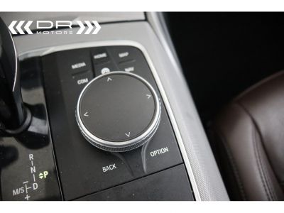 BMW Série 3 Touring 330 e ADVANTAGE - NAVI KEYLESS ENTRY PANODAK DAB HIFI  - 31