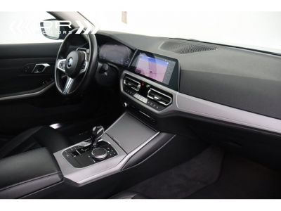 BMW Série 3 Touring 330 e ADVANTAGE - NAVI LED LEDER PANODAK TREKHAAK LIVE COCKPIT  - 15