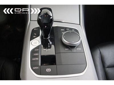 BMW Série 3 Touring 330 e ADVANTAGE - NAVI LED LEDER PANODAK TREKHAAK LIVE COCKPIT  - 28