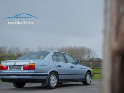 BMW Série 5 520 iA E34 - OLDTIMER - HISTORIEK - AUTOMAAT - CENTRALE VERGRENDELING - ARMSTEUN - BELGISCHE WAGEN  - 2