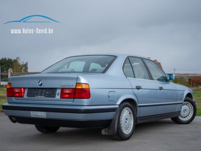 BMW Série 5 520 iA E34 - OLDTIMER - HISTORIEK - AUTOMAAT - CENTRALE VERGRENDELING - ARMSTEUN - BELGISCHE WAGEN  - 31