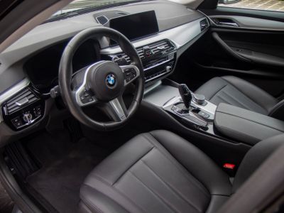 BMW Série 5 520iA Sportline - AUTOMAAT -  HISTORIEK - LEDER - CAMERA - SFEERVERLICHTING - KEYLESS START - AIRCO  - 13