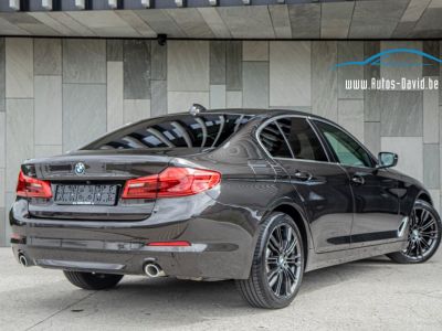 BMW Série 5 520iA Sportline - AUTOMAAT -  HISTORIEK - LEDER - CAMERA - SFEERVERLICHTING - KEYLESS START - AIRCO  - 42