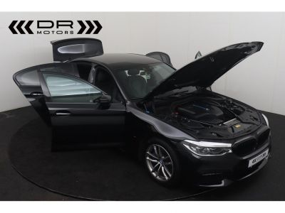 BMW Série 5 530 e M PACK - NAVI HARMANN KARDON ADAPTIVE CRUISE LED HEAD UP  - 12