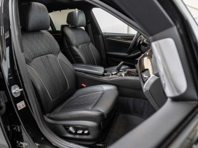 BMW Série 5 530 Saloon e Hybrid M Sport Individual Rear Seat TV SoftClose  - 17