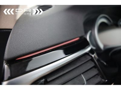 BMW Série 5 Touring 520 dA - NAVI LEDER PANODAK KEYLESS ENTRY  - 39