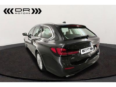 BMW Série 5 Touring 530 e - NAVI HARMANN KARDON REAR SEAT ENTERTAINMENT DAB  - 4