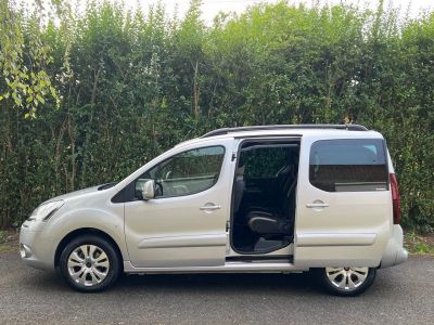 Citroen Berlingo 1.6 HDI 92CH EXCLUSIVE 7 PLACES/ NOMBREUSES OPTIONS GPS/ LED/ JANTES  - 5