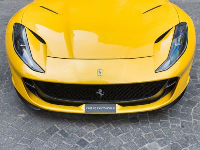 Ferrari 812 Superfast *Giallo Triplo Strato* - <small></small> 394.000 € <small>TTC</small> - #32