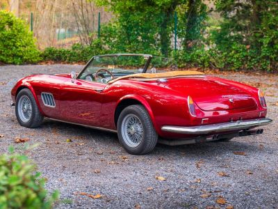 Ferrari California style recreation by Renucci  - 15