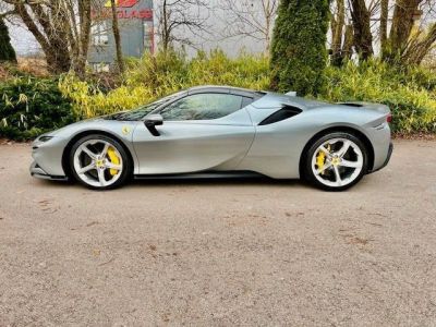 Ferrari SF90 Stradale Spider -1Hand  - 7