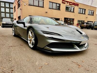 Ferrari SF90 Stradale Spider -1Hand  - 8