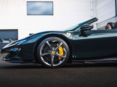 Ferrari SF90 Stradale Spider 1st Owner- Lift Verde Zeltweg Carbon  - 26