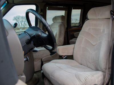 Ford E-150 E 150 4.6 V8 Kampeerwagen - LPG - TREKHAAK - SFEERVERLICHTING - BED - AIRCO - CRUISECONTROL  - 16