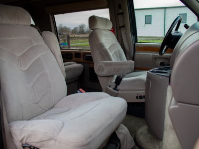 Ford E-150 E 150 4.6 V8 Kampeerwagen - LPG - TREKHAAK - SFEERVERLICHTING - BED - AIRCO - CRUISECONTROL  - 18