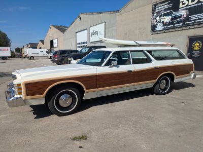 Ford LTD COUNTRY SQUIRE WOODY  - 1