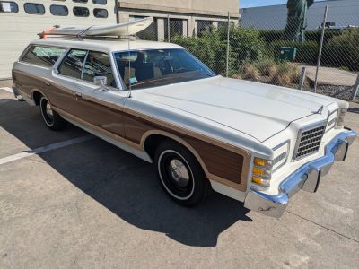 Ford LTD COUNTRY SQUIRE WOODY  - 14