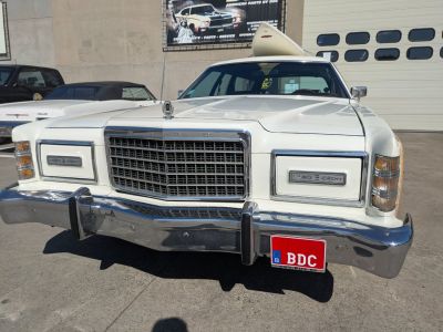 Ford LTD COUNTRY SQUIRE WOODY  - 20